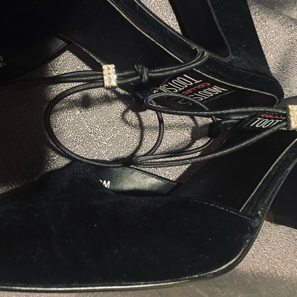 BLACK VELVET DRESS PUMPS - Picture 5 of 6